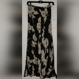 Jones New York black & cream midi skirt. SOLD